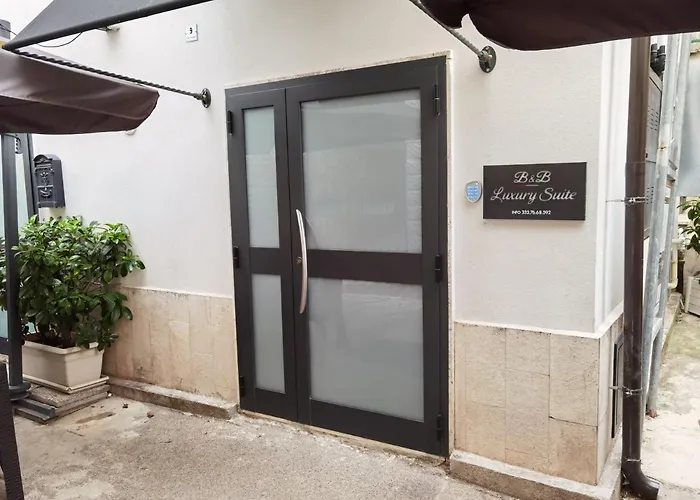 Italians Luxury Bed & Breakfast 4*