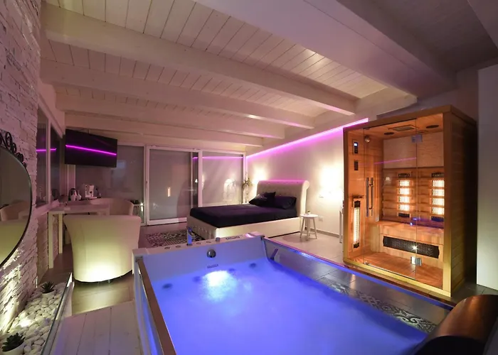 Italians Luxury Bed & Breakfast 4*